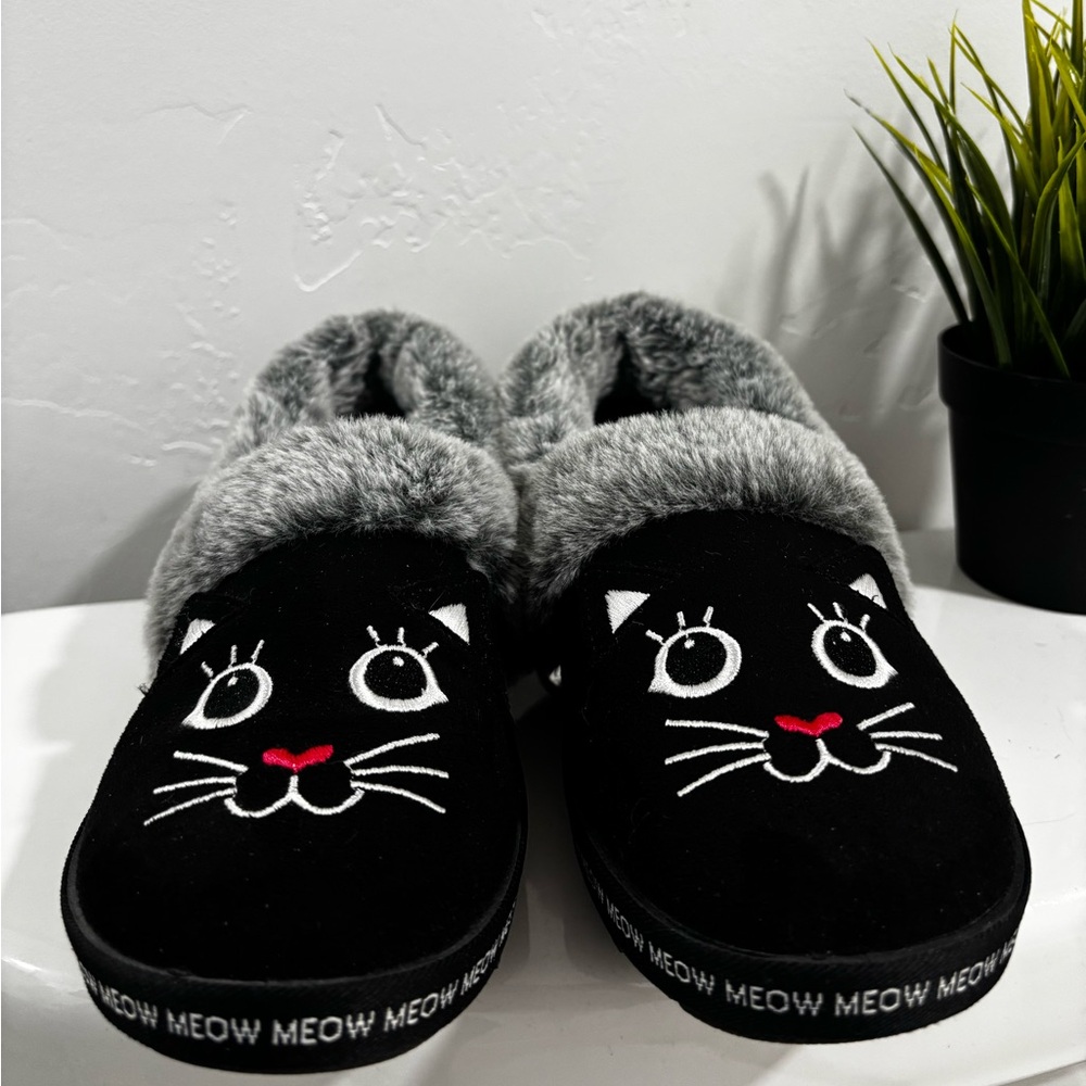 Black Cat Face Slippers with Gray Fur Trim